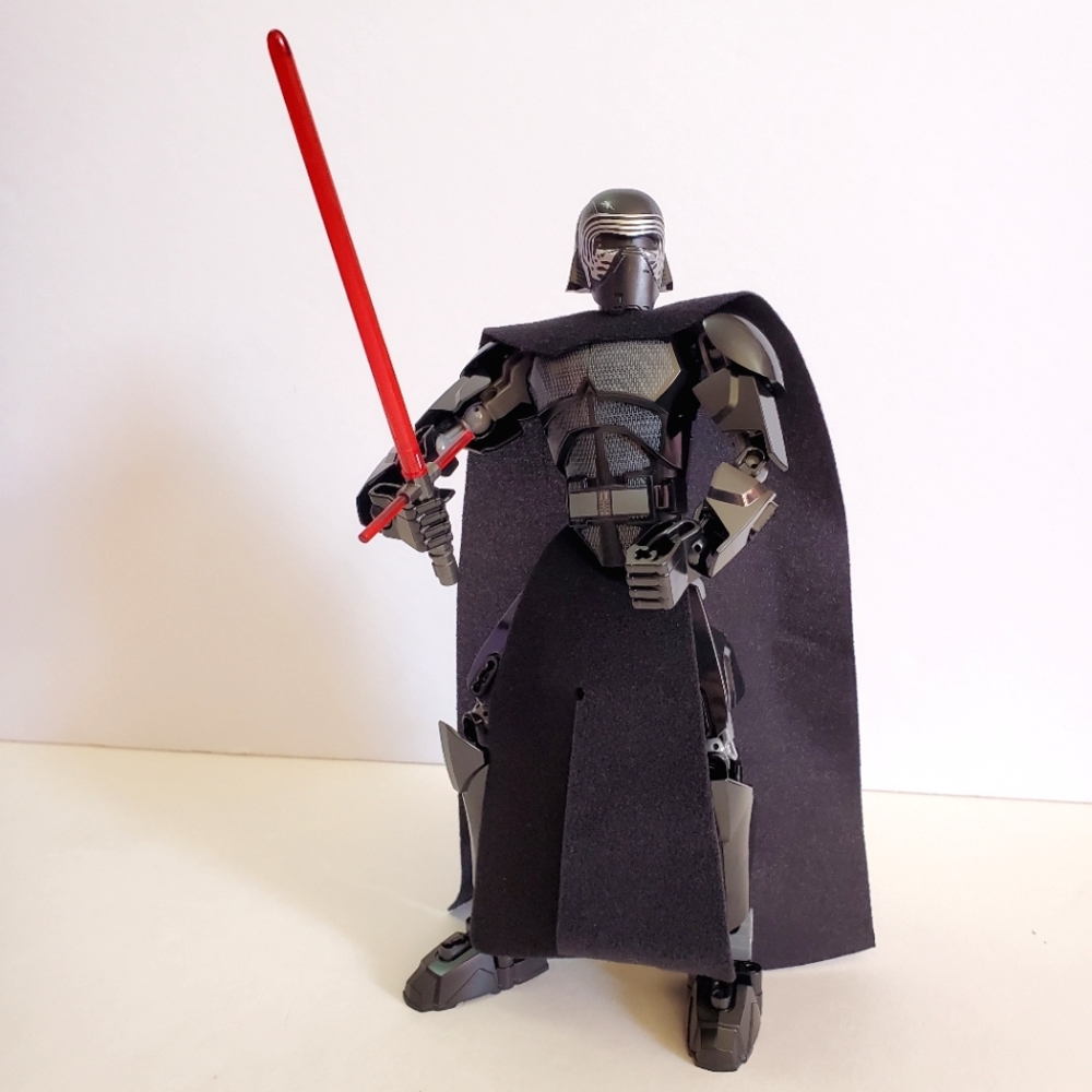 Lego Star Wars - Kylo Ren posable brick- built figure